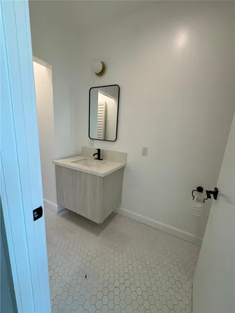 $5,200 | 1244 Innes Avenue, Unit D, Los Angeles, CA 90026