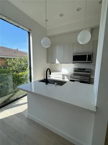 $5,200 | 1244 Innes Avenue, Unit D, Los Angeles, CA 90026