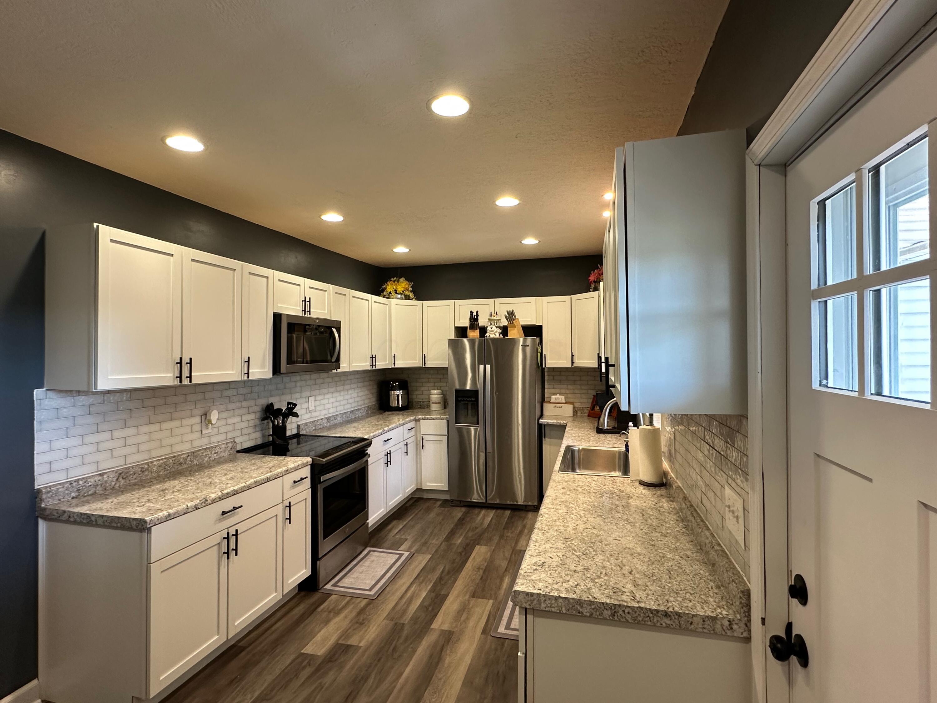 10367 Quaker Road Fredericktown, OH 43019 - Photo 9 of 34 Kitchen