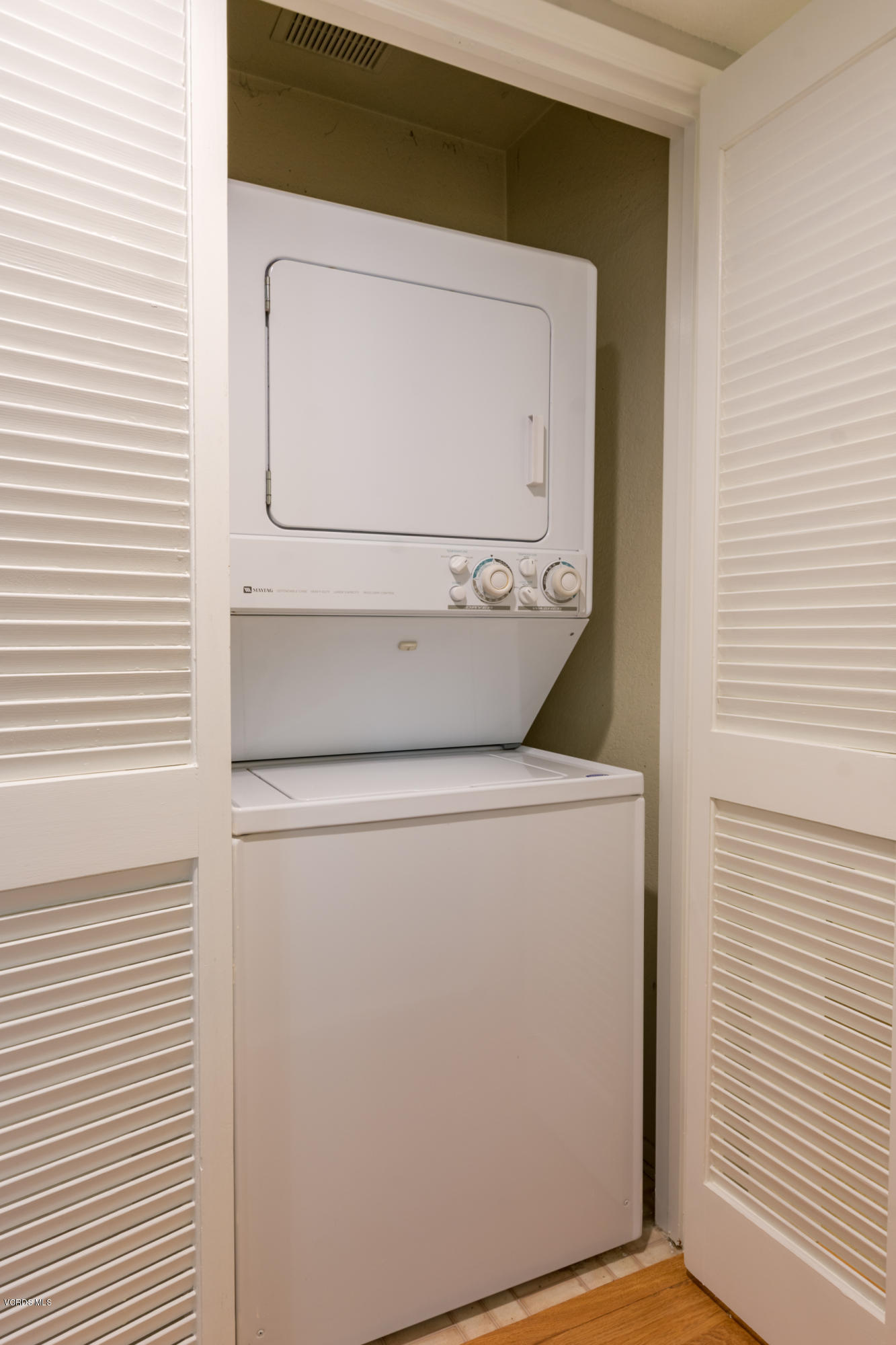 1055 Waltham Road, Unit F Simi Valley, CA 93065 - Photo 18 of 48 print_44