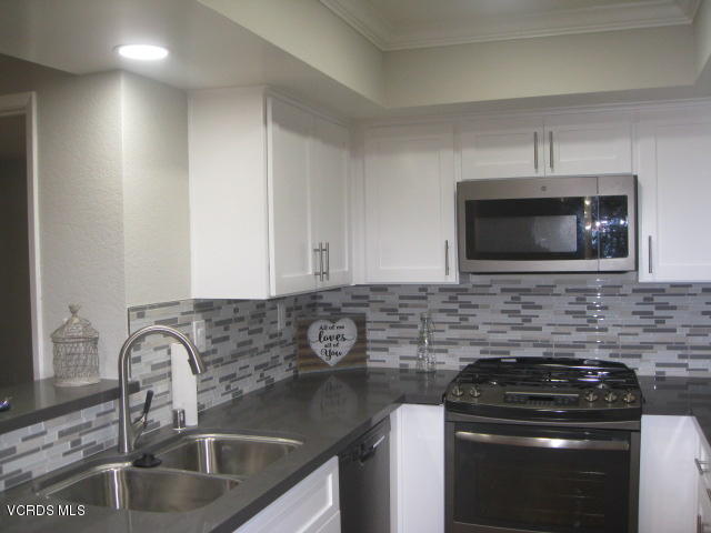 1055 Waltham Road, Unit F Simi Valley, CA 93065 - Photo 33 of 48 IMG_2610