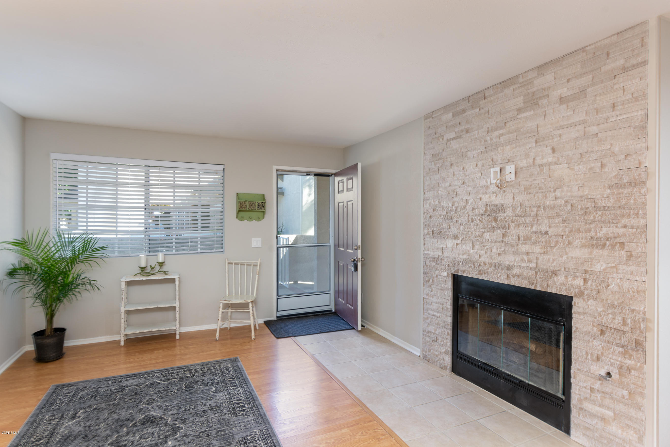 1055 Waltham Road, Unit F Simi Valley, CA 93065 - Photo 6 of 48 print_10001