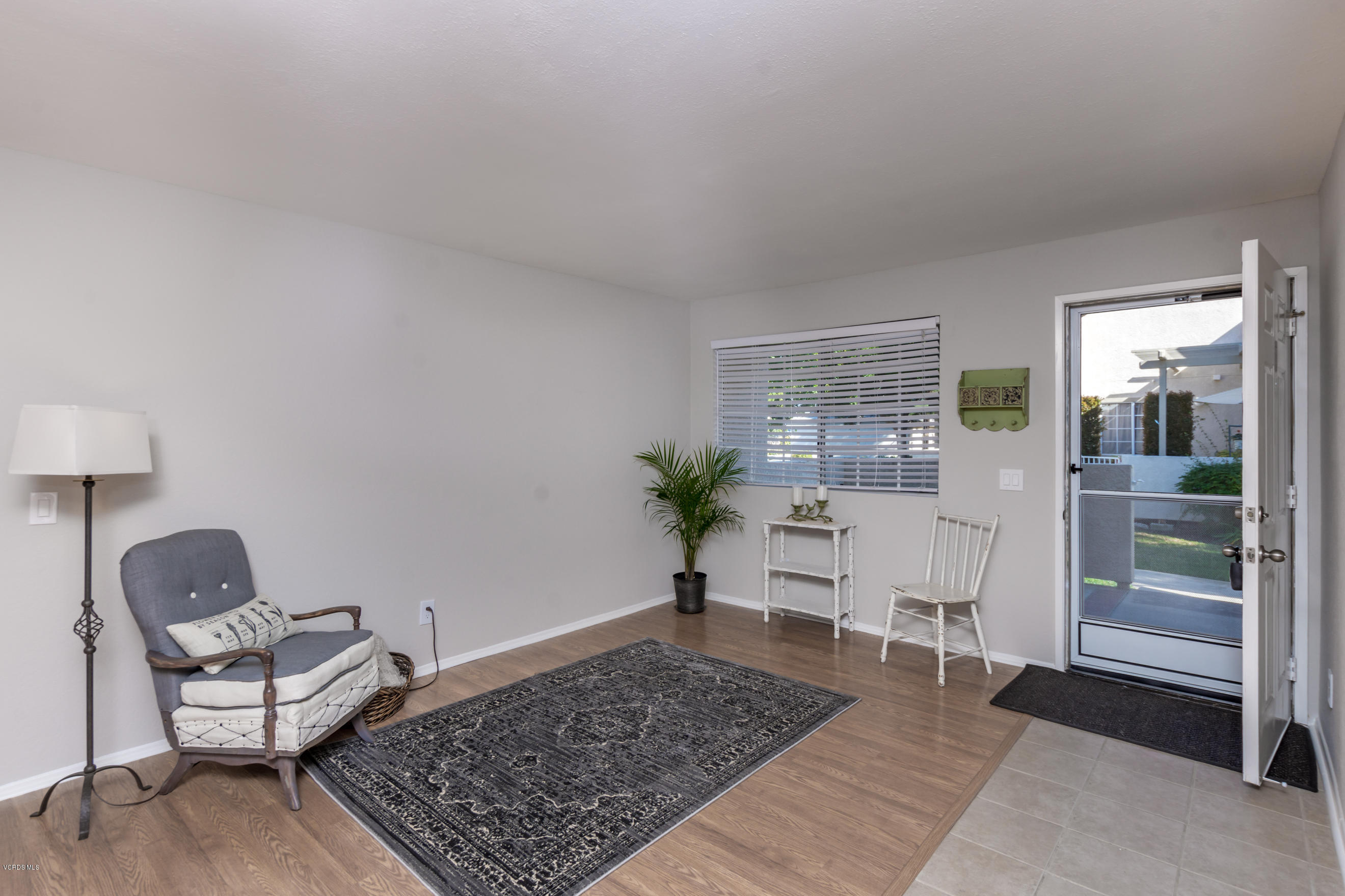 1055 Waltham Road, Unit F Simi Valley, CA 93065 - Photo 7 of 48 print_165