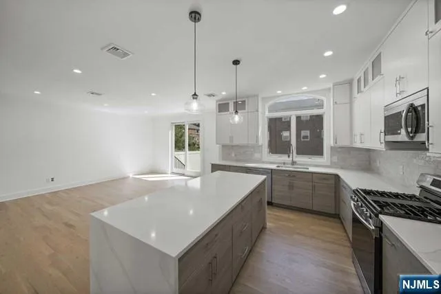 $8,000 | 92 Franklin Street, Tenafly, NJ 07670