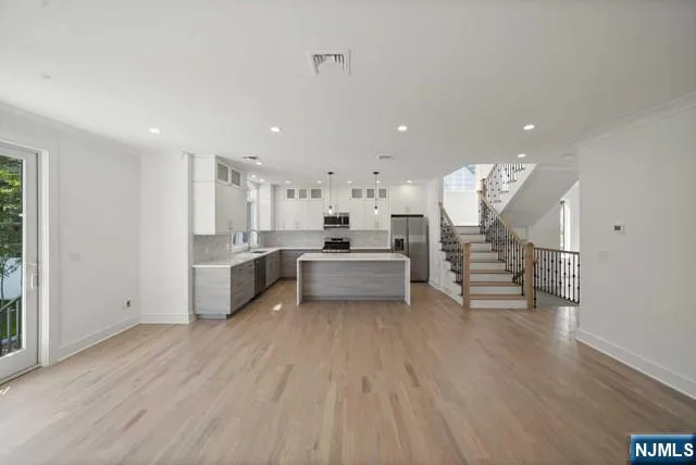 $8,000 | 92 Franklin Street, Tenafly, NJ 07670