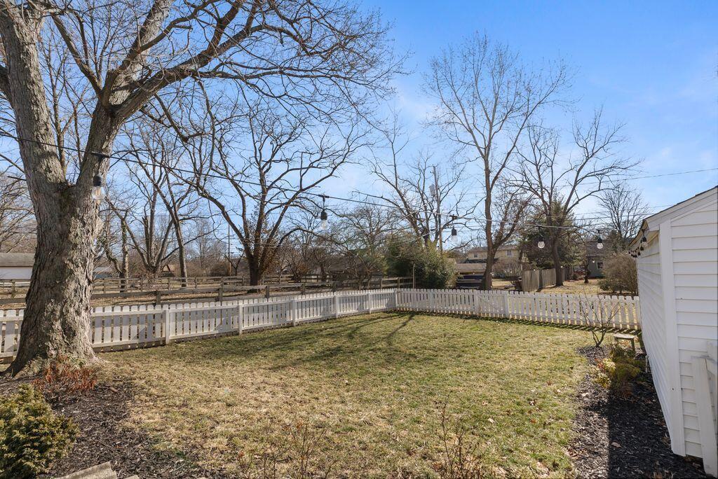 429 East Beaumont Road Columbus, OH 43214 - Photo 55 of 61 Backyard