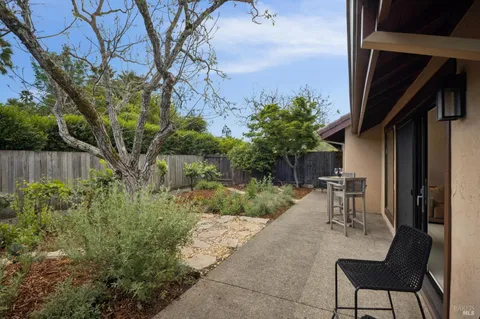 $845,000 | 435 La Quinta Lane, Sonoma, CA 95476