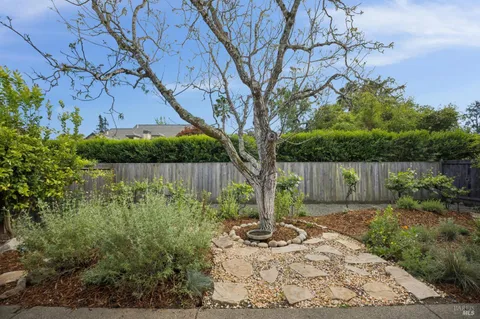 $845,000 | 435 La Quinta Lane, Sonoma, CA 95476