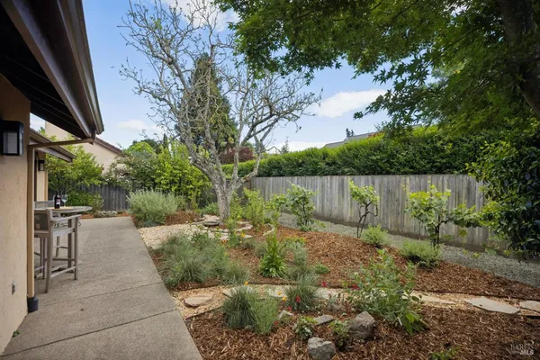 $845,000 | 435 La Quinta Lane, Sonoma, CA 95476
