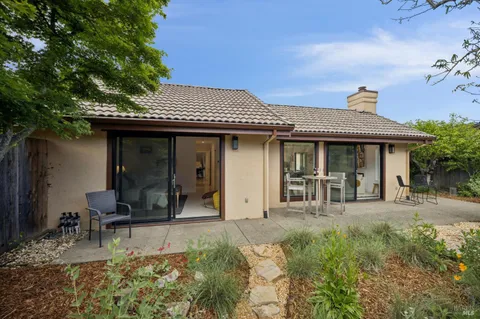 $845,000 | 435 La Quinta Lane, Sonoma, CA 95476