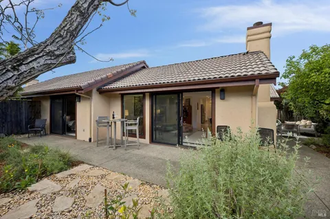 $845,000 | 435 La Quinta Lane, Sonoma, CA 95476