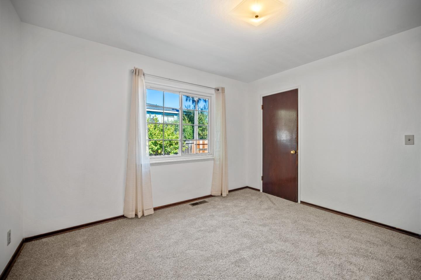 977 Trinity Avenue Seaside, CA 93955 - Photo 9 of 16