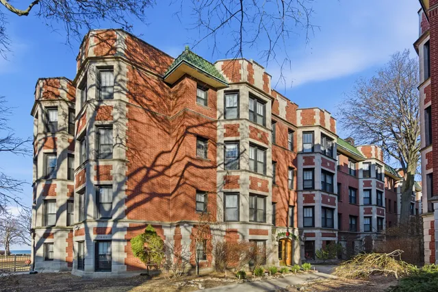 $499,900 | 7649 North Eastlake Terrace, Unit 2F, Chicago, IL 60626