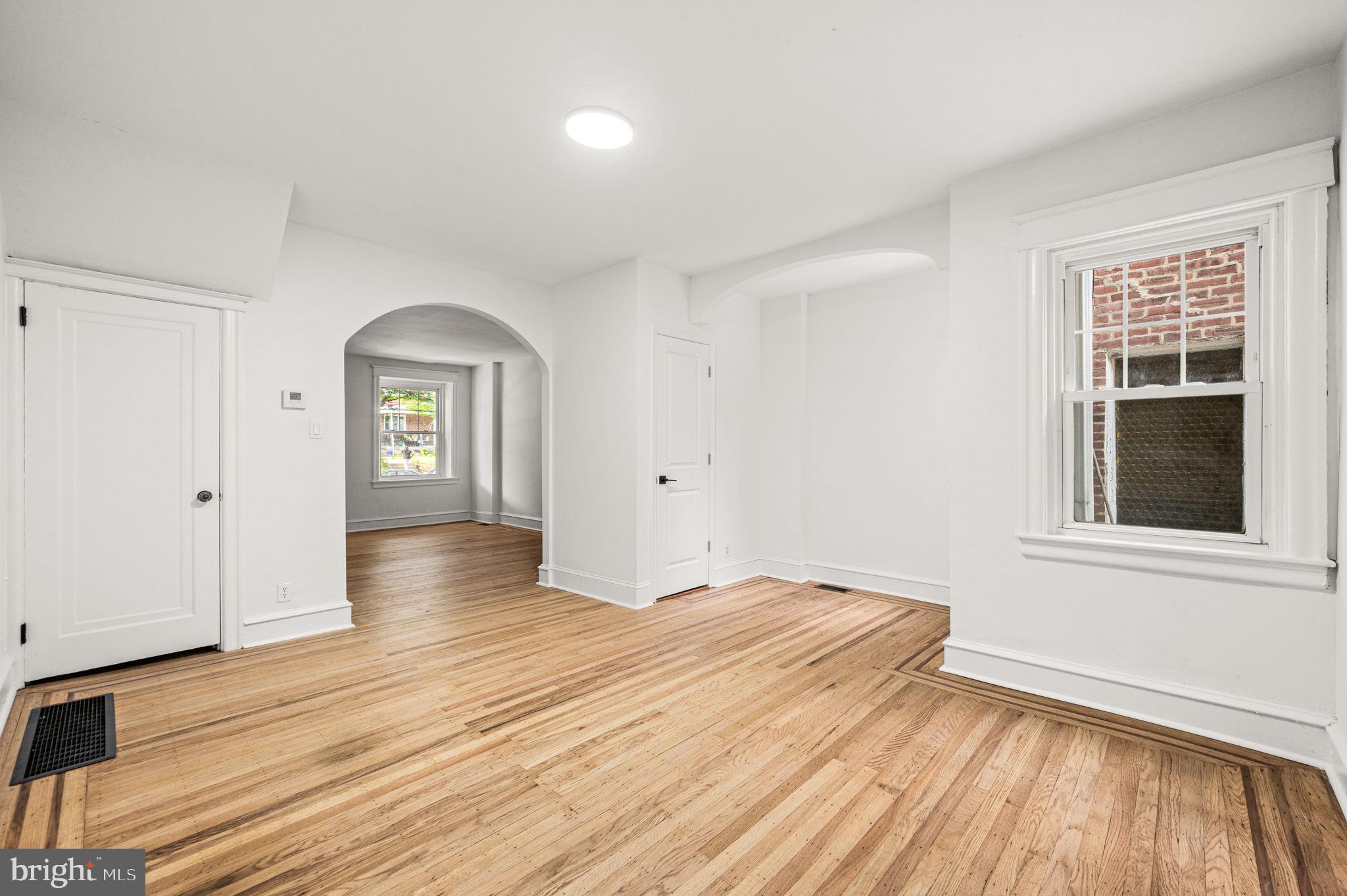4428 Sherwood Road Philadelphia, PA 19131 - Photo 5 of 19