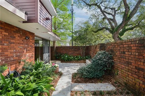 $6,800 | 4101 St Charles Avenue, New Orleans, LA 70115