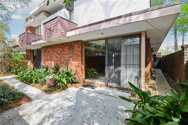 $6,800 | 4101 St Charles Avenue, New Orleans, LA 70115