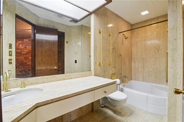 $6,800 | 4101 St Charles Avenue, New Orleans, LA 70115