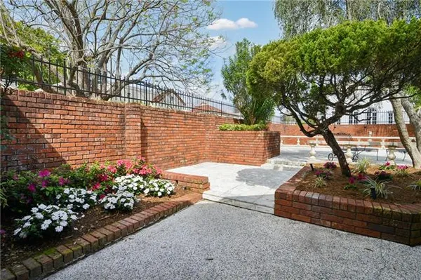 $6,800 | 4101 St Charles Avenue, New Orleans, LA 70115