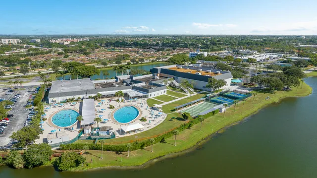 a picture of city view with lake view