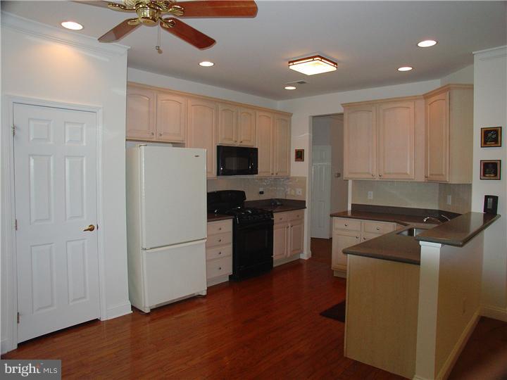 31 Stanford Road East Pennington, NJ 08534 - Photo 14 of 24 Kitchen