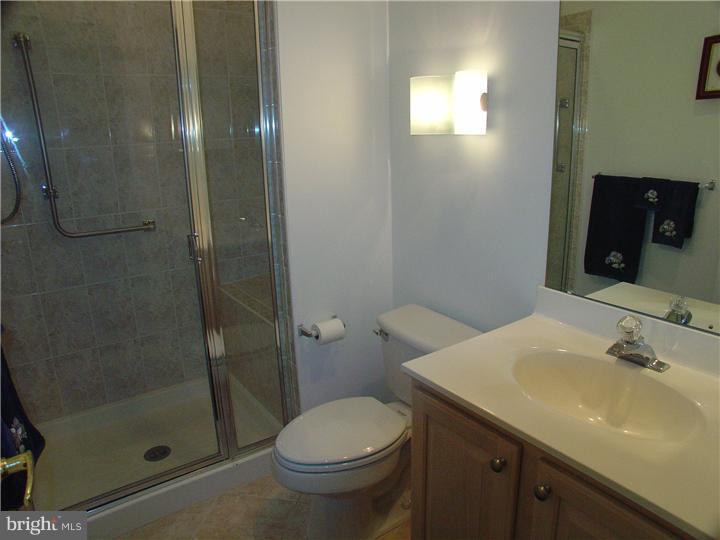 31 Stanford Road East Pennington, NJ 08534 - Photo 22 of 24 Bathroom