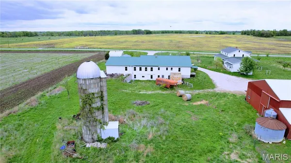 $295,000 | 29595 Highway 3, La Plata, MO 63549