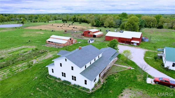 $295,000 | 29595 Highway 3, La Plata, MO 63549