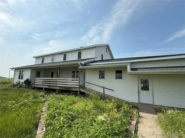 $295,000 | 29595 Highway 3, La Plata, MO 63549
