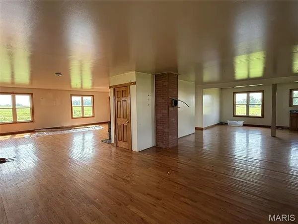 $295,000 | 29595 Highway 3, La Plata, MO 63549