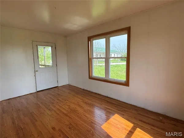 $295,000 | 29595 Highway 3, La Plata, MO 63549