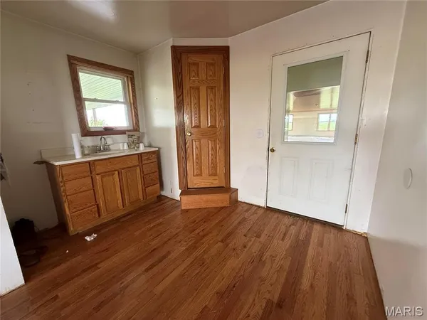 $295,000 | 29595 Highway 3, La Plata, MO 63549