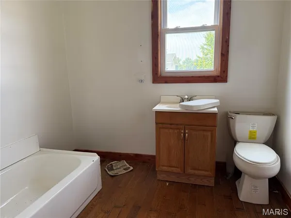 $295,000 | 29595 Highway 3, La Plata, MO 63549