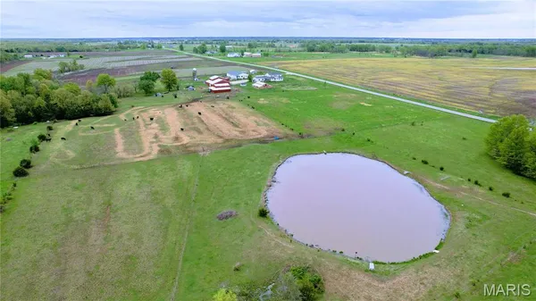 $295,000 | 29595 Highway 3, La Plata, MO 63549