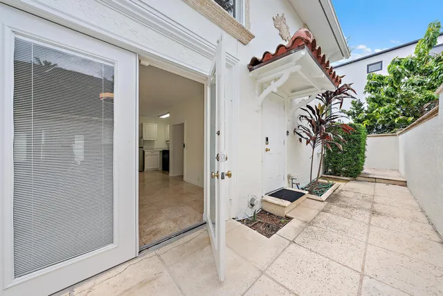 a view of a corridor