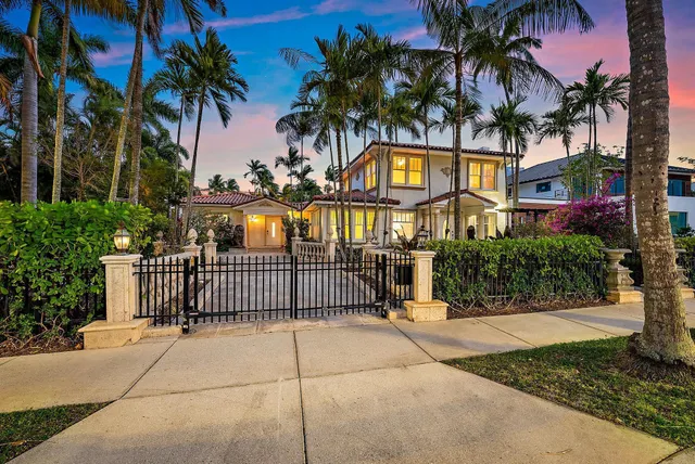 a view of multiple houses with a patio