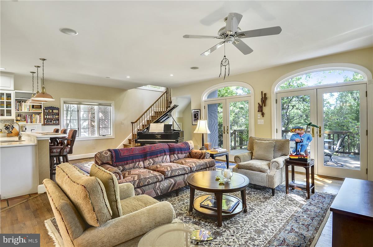 309 Rucker Place Alexandria, VA 22301 - Photo 10 of 29 Adj Family Room w/french doors to fabulous deck