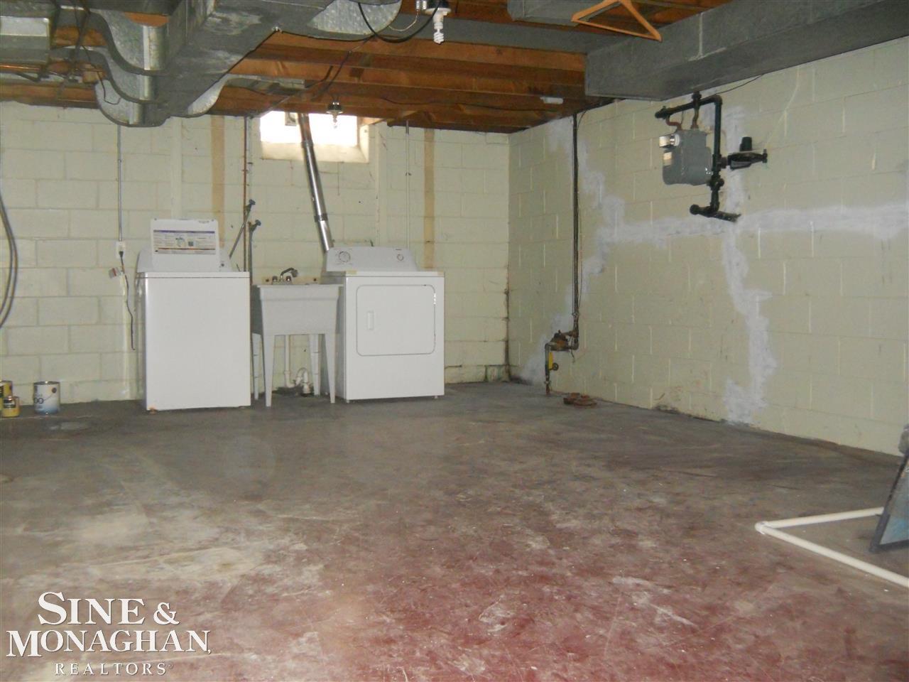 1230 Fairholme Road Grosse Pointe Woods, MI 48236 - Photo 16 of 20