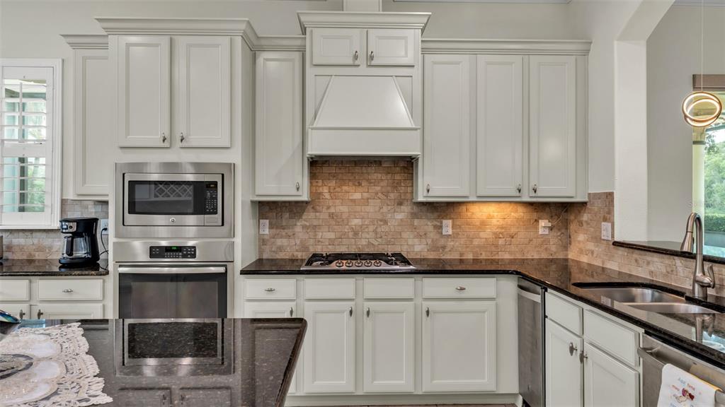 6515 Eagle View Loop Lakeland, FL 33813 - Photo 17 of 77