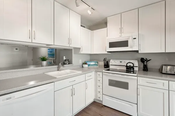 $465,000 | 1085 Bald Eagle Drive, Unit 406, Marco Island, FL 34145
