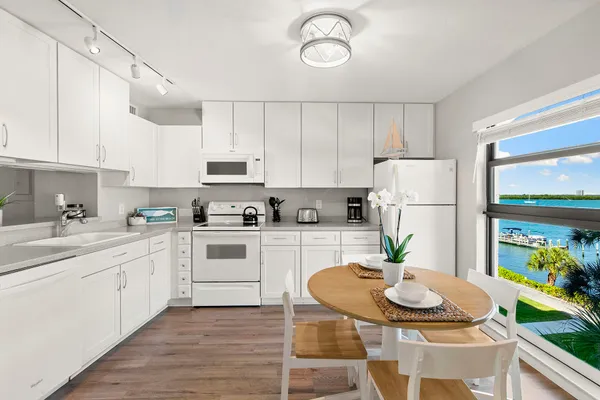 $465,000 | 1085 Bald Eagle Drive, Unit 406, Marco Island, FL 34145