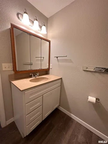 $1,500 | 105 South Behrens Avenue, Washington, IL 61571