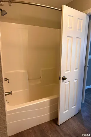 $1,500 | 105 South Behrens Avenue, Washington, IL 61571