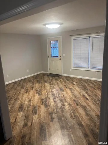 $1,500 | 105 South Behrens Avenue, Washington, IL 61571