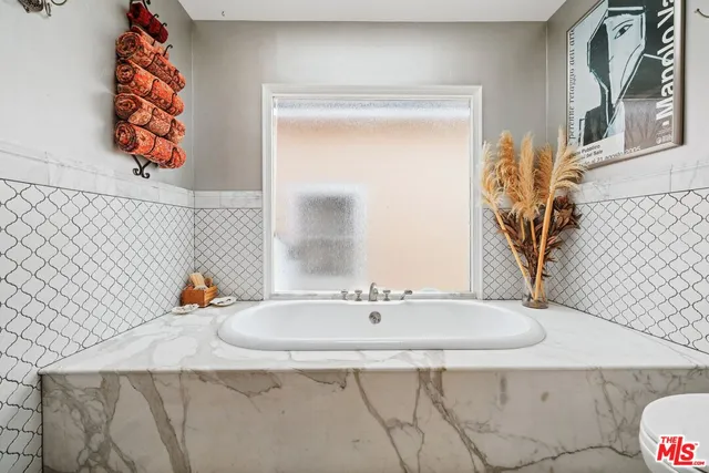 $5,500,000 | 2116 3rd Street, Santa Monica, CA 90405