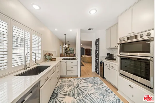 $5,500,000 | 2116 3rd Street, Santa Monica, CA 90405