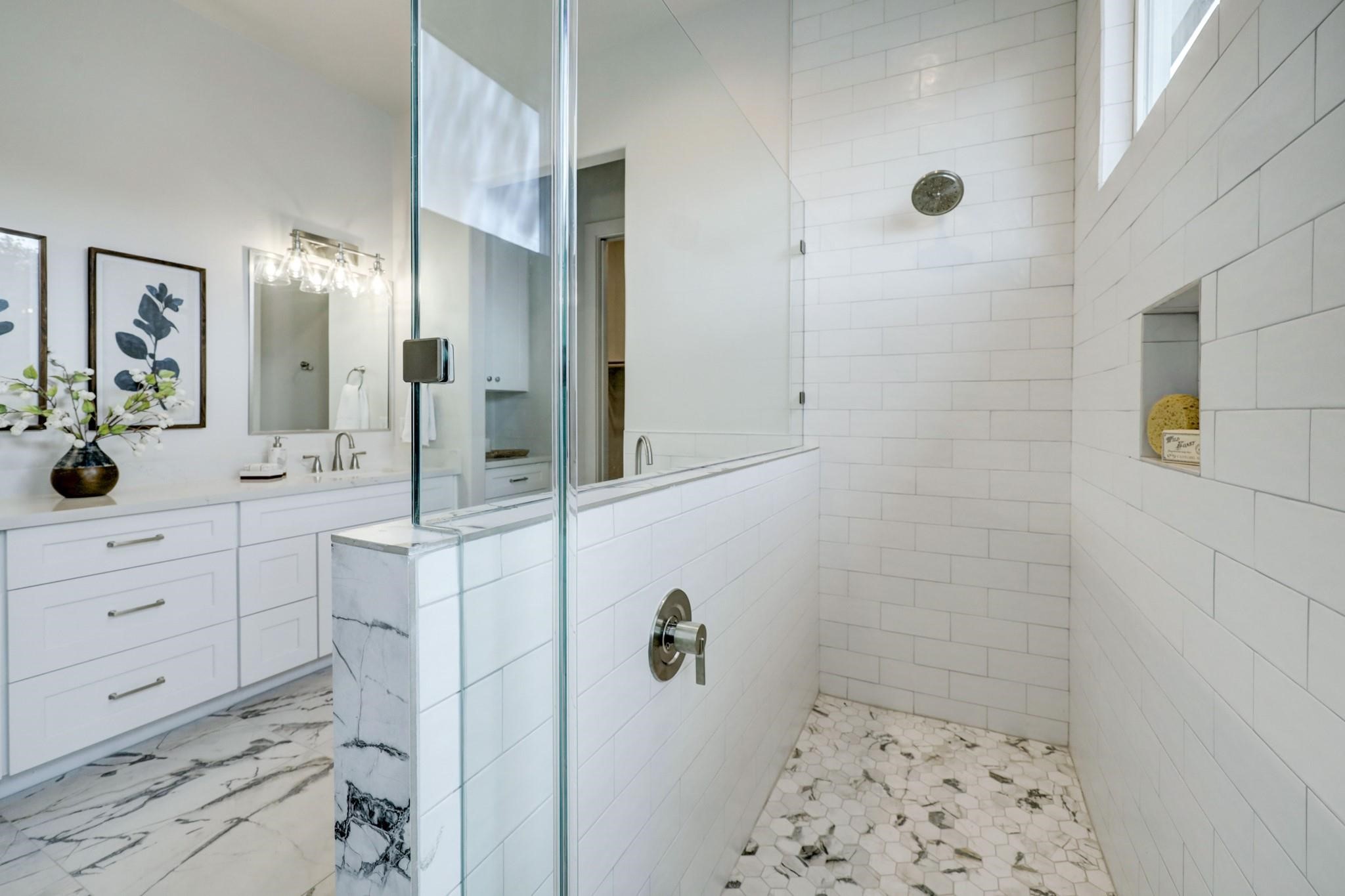 3827 Arlington Street Houston, TX 77018 - Photo 24 of 39 a bathroom with a sink and mirror
