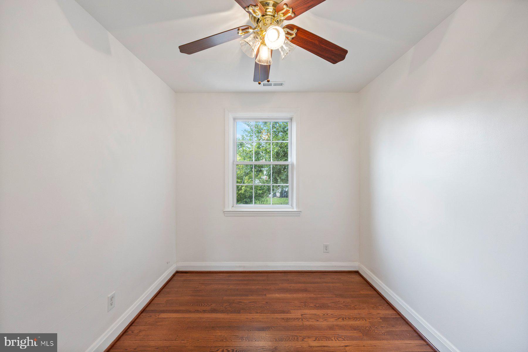 1210 Glenhaven Road Baltimore, MD 21239 - Photo 11 of 16 3rd bedroom