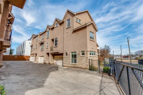 $2,950 | 4519 Lafayette Street, Unit 5, Dallas, TX 75204