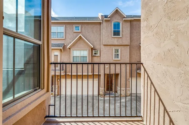 $2,950 | 4519 Lafayette Street, Unit 5, Dallas, TX 75204