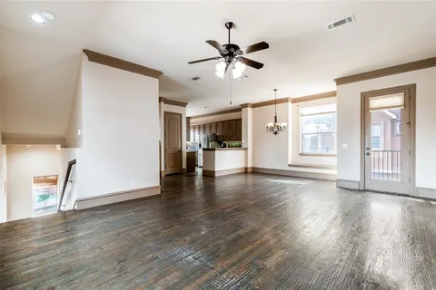 $2,950 | 4519 Lafayette Street, Unit 5, Dallas, TX 75204